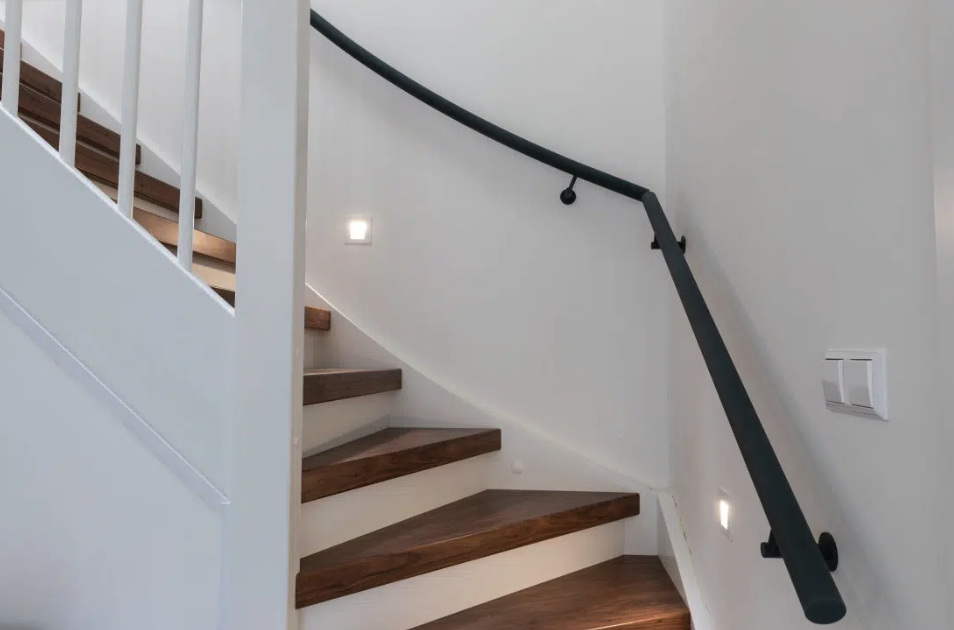 Een traprenovatie of de trap vervangen: wat is de beste keuze voor uw woning?