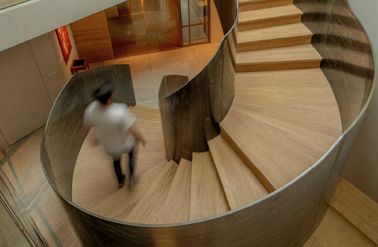 Spil wenteltrap traprenovatie Stairz