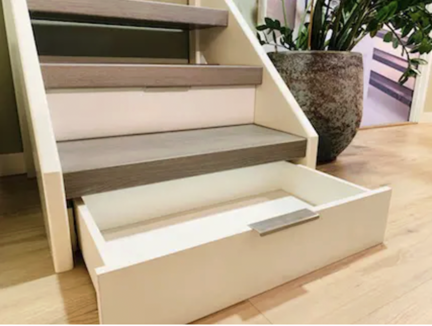 Trap met lades: ideaal voor het opbergen van spullen