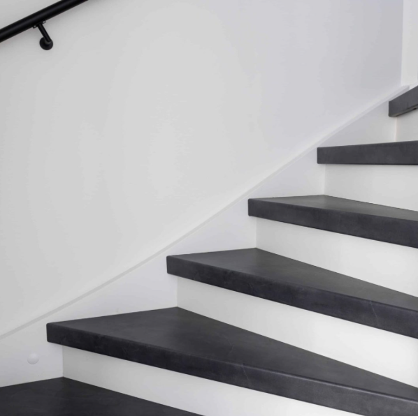 Wat te doen tegen een krakende trap?