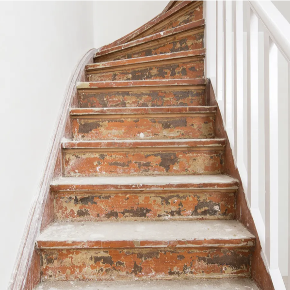 De trap kaal opleveren: waar moet u aan denken?